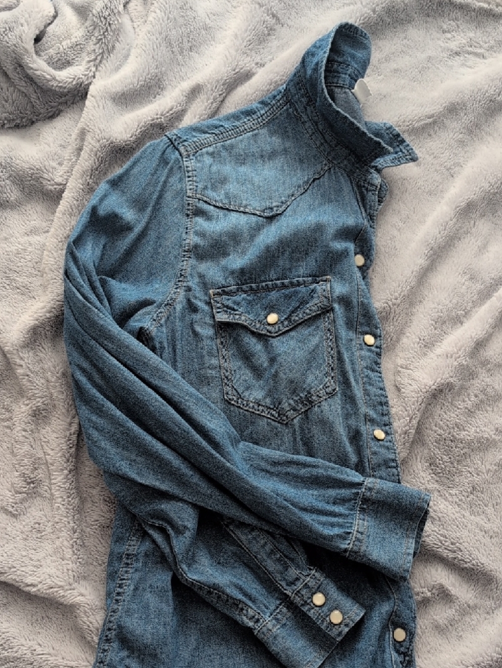 GAP Blue Denim Shirt - Picture 5 of 5
